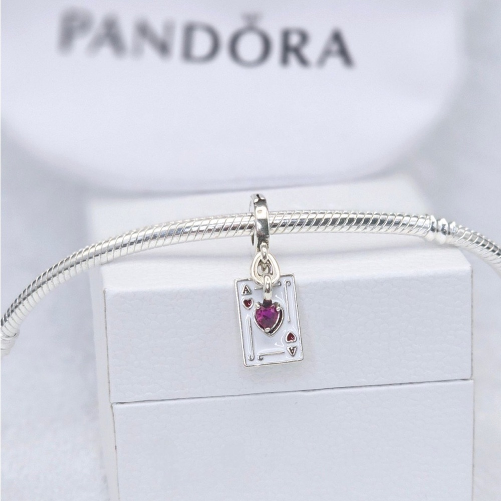 Pandora // Disney // Villains // Queen of Hearts // Double Dangle // 925